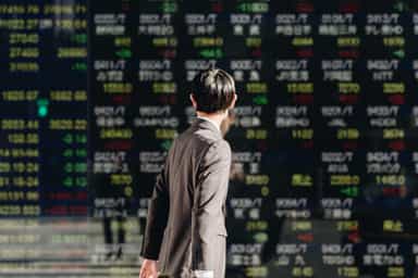 Asia stocks rebound, oil dives as Trump and Iran trade barbs