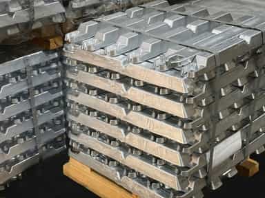Aluminium nears four-year high on Middle East supply fears