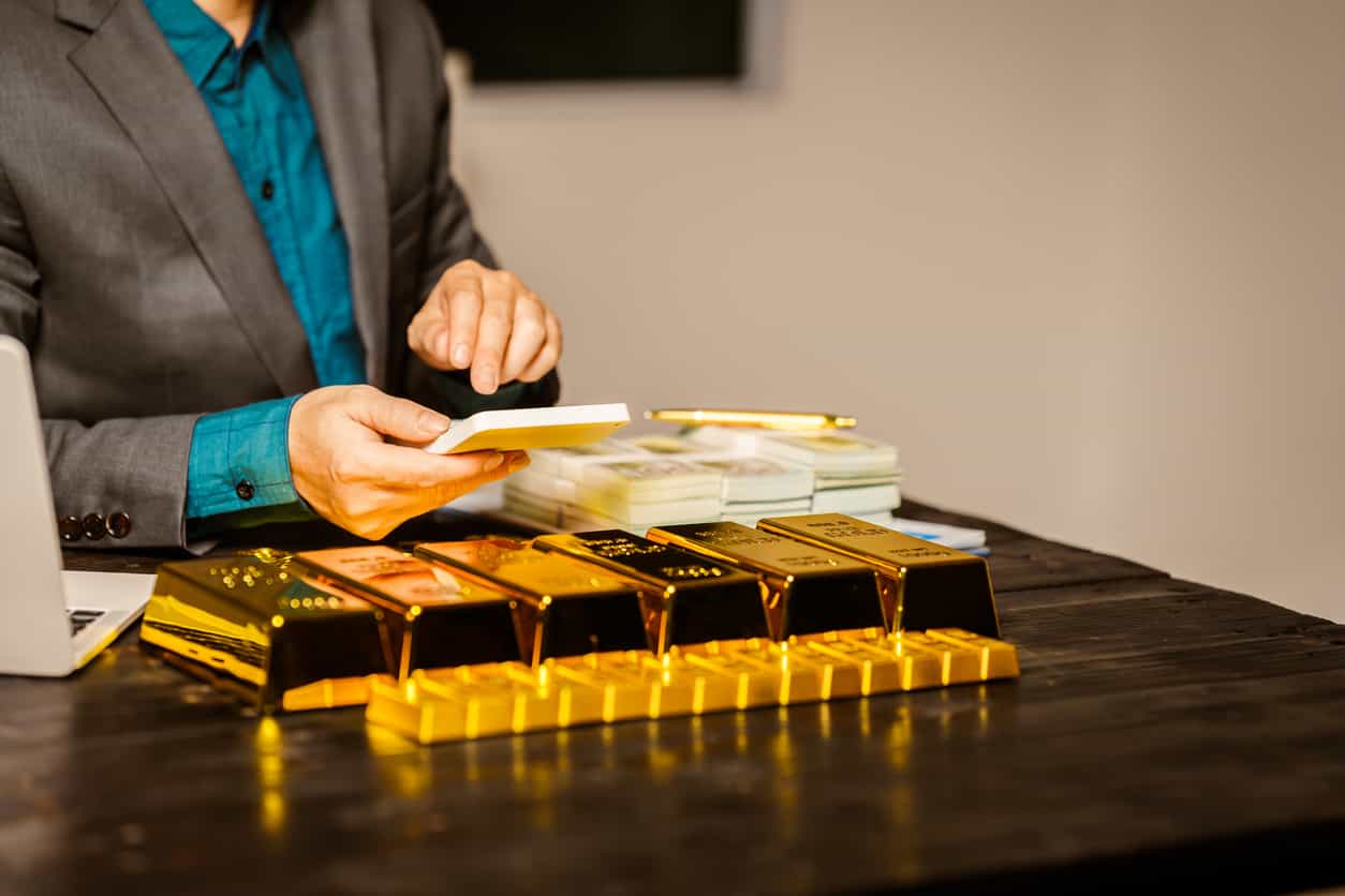 Gold eases as inflation fears bolster hawkish Fed bets