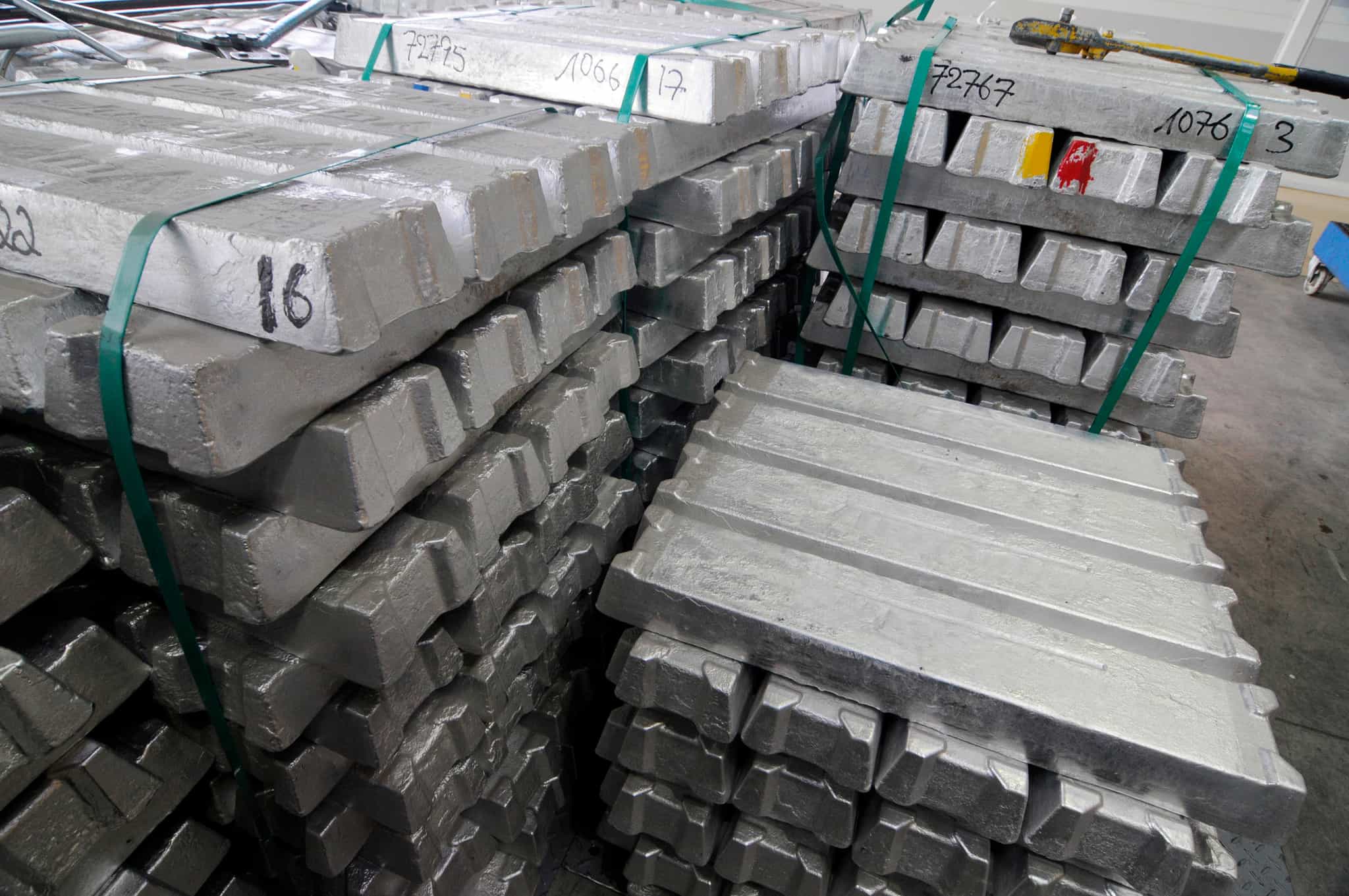 Aluminium falls to lowest since late March on Iran deal
