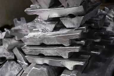 Aluminium Slides to 2-1/2-Month Lows as Middle East Supply Fears Ease, China Demand Weakens