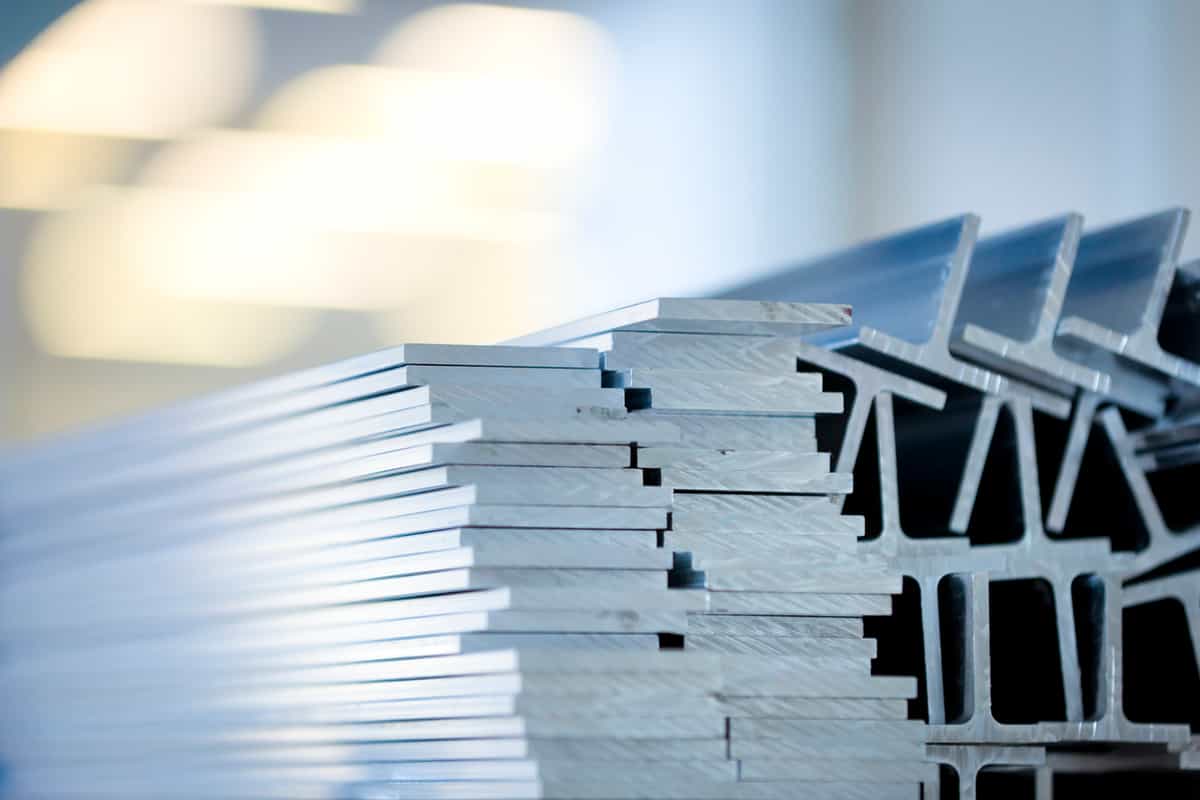 Aluminium prices gain on weaker dollar, softer US rate-hike bets