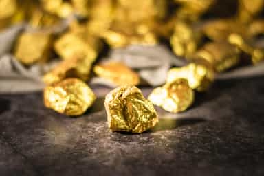 Gold extends decline as Middle East tensions bolster higher-for-longer rate view