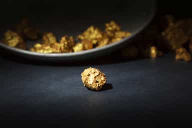 Gold rebounds as US dollar, global bond yields ease
