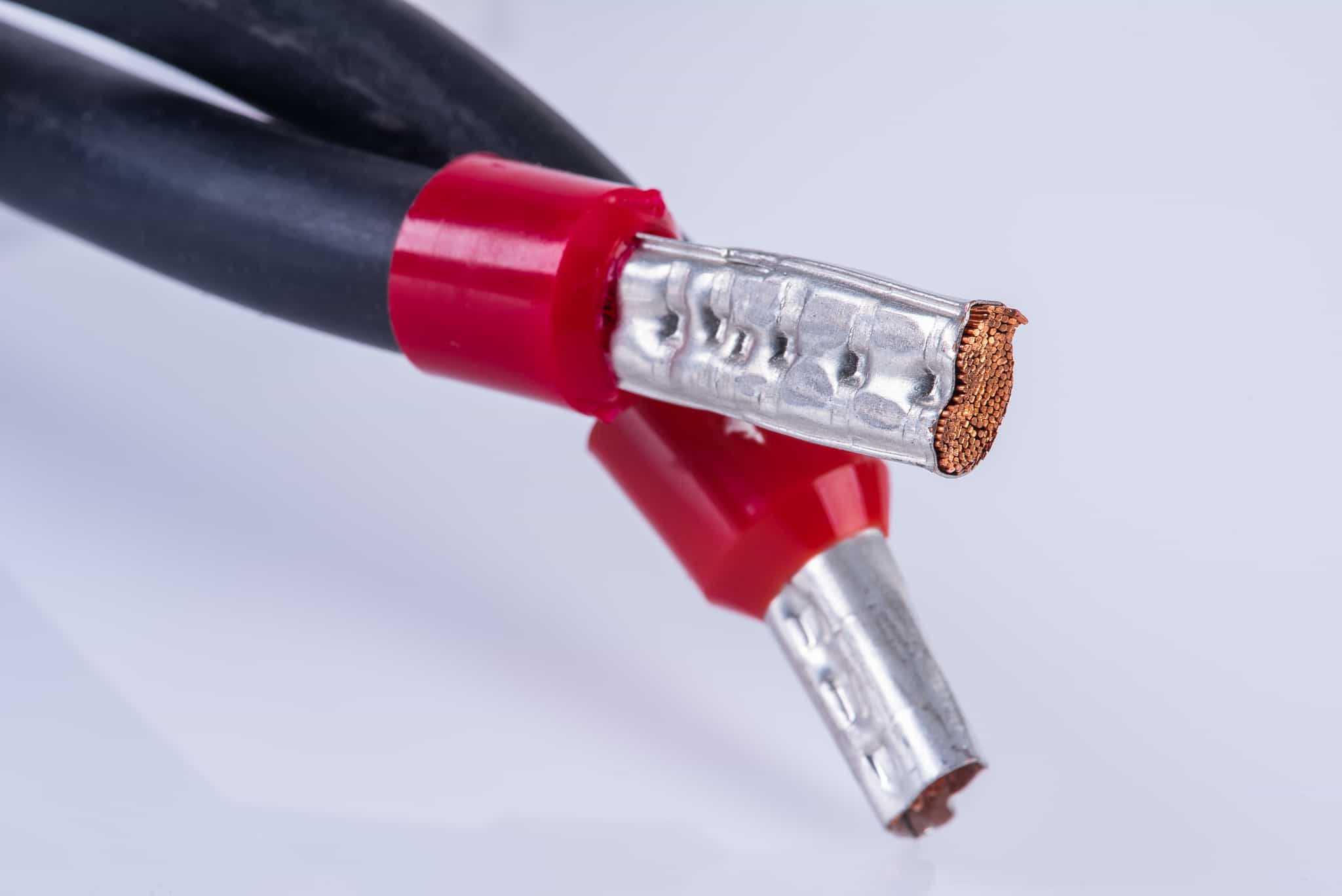 Copper falls as economic jitters offset LME stock support