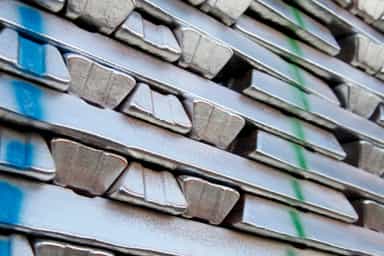 Zinc extends gains, hovers at four-year high on regional tightness