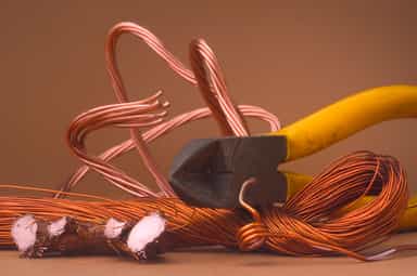 Copper extends losses, driven by uncertainties over US tariffs