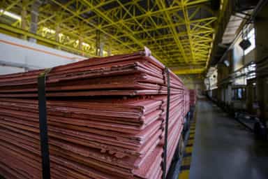 Copper, industrial metals fall as stronger dollar weighs