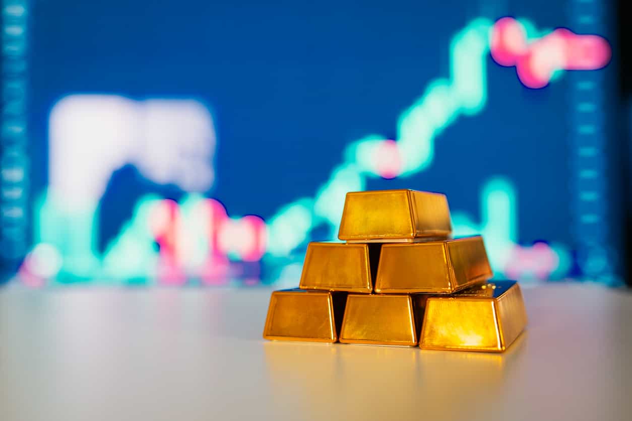 Gold retreats as hawkish Fed comments reinforce policy tightening bets