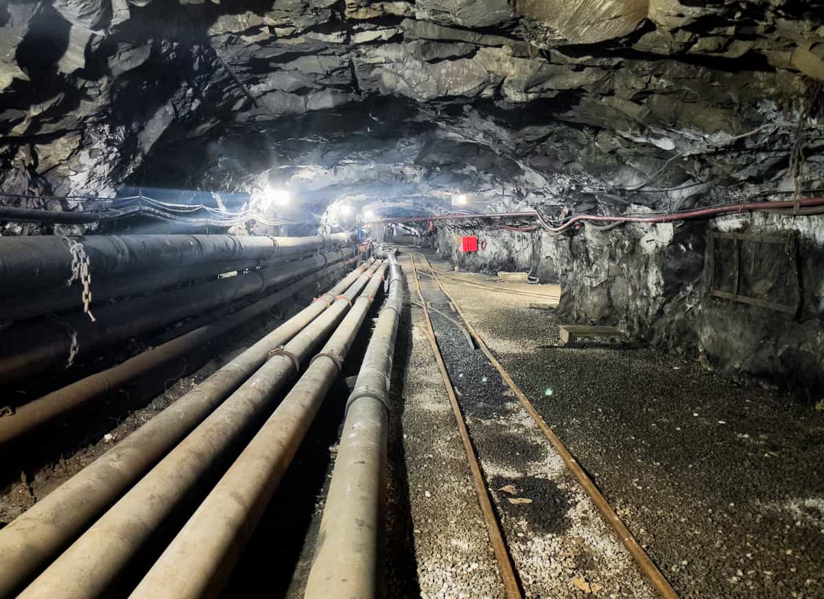 Mine strike supports copper, offsets pressure from firmer dollar