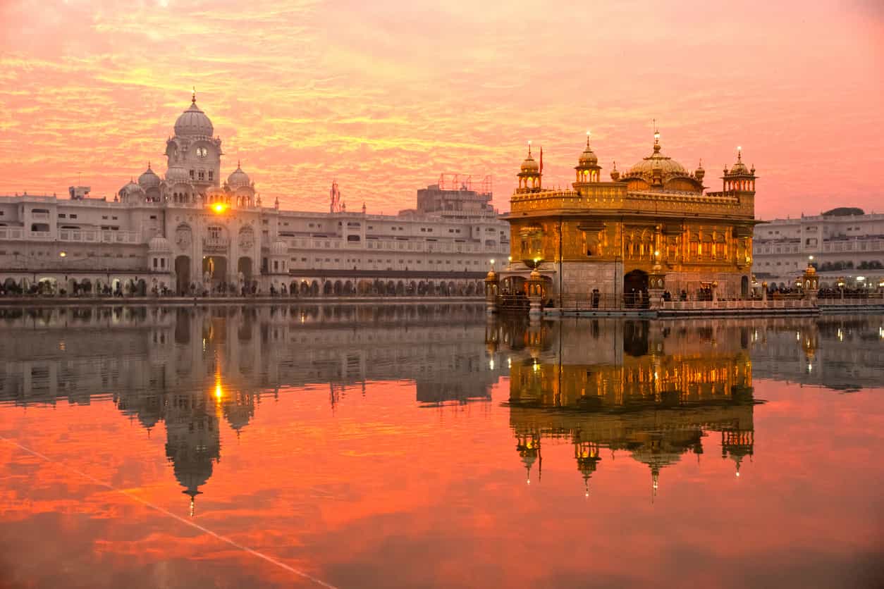 India gold demand strengthens on lower prices, festive purchases