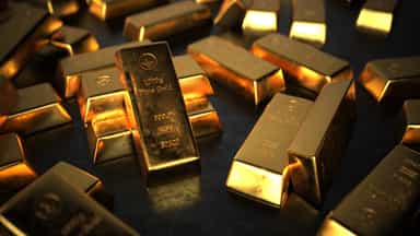 Gold hits pause on record run; but eyes eighth weekly gain