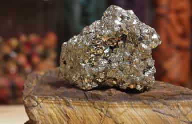 Copper slides to two-week low, focus on Powell's speech
