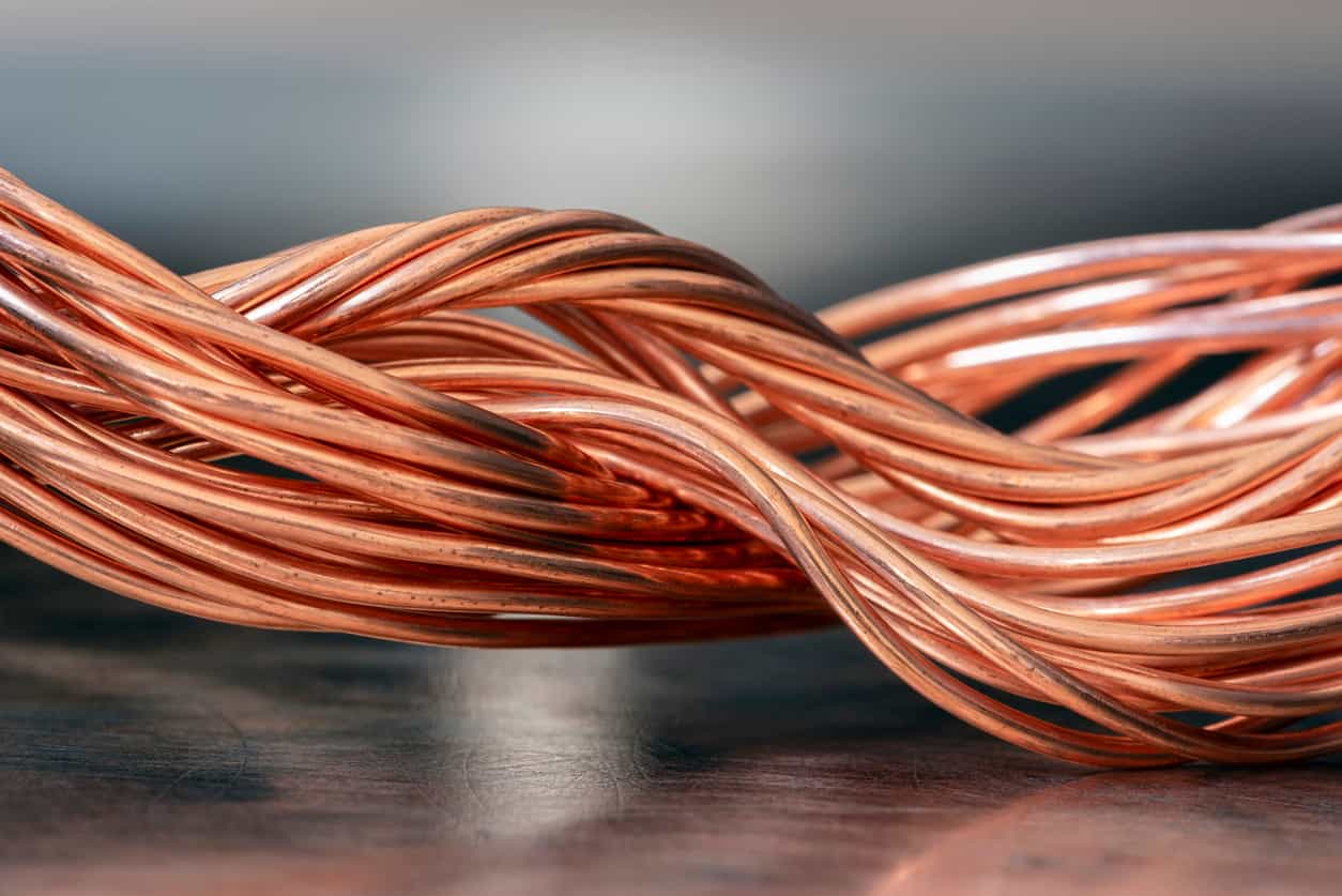 Shanghai copper posts weekly gain on supply concerns