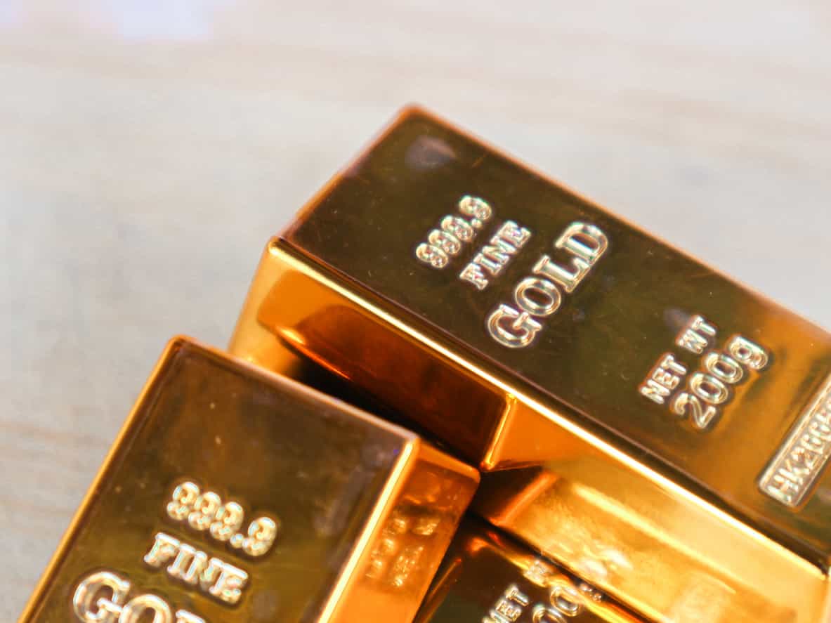 Gold prices ease as investors brace for upcoming U.S. jobs data
