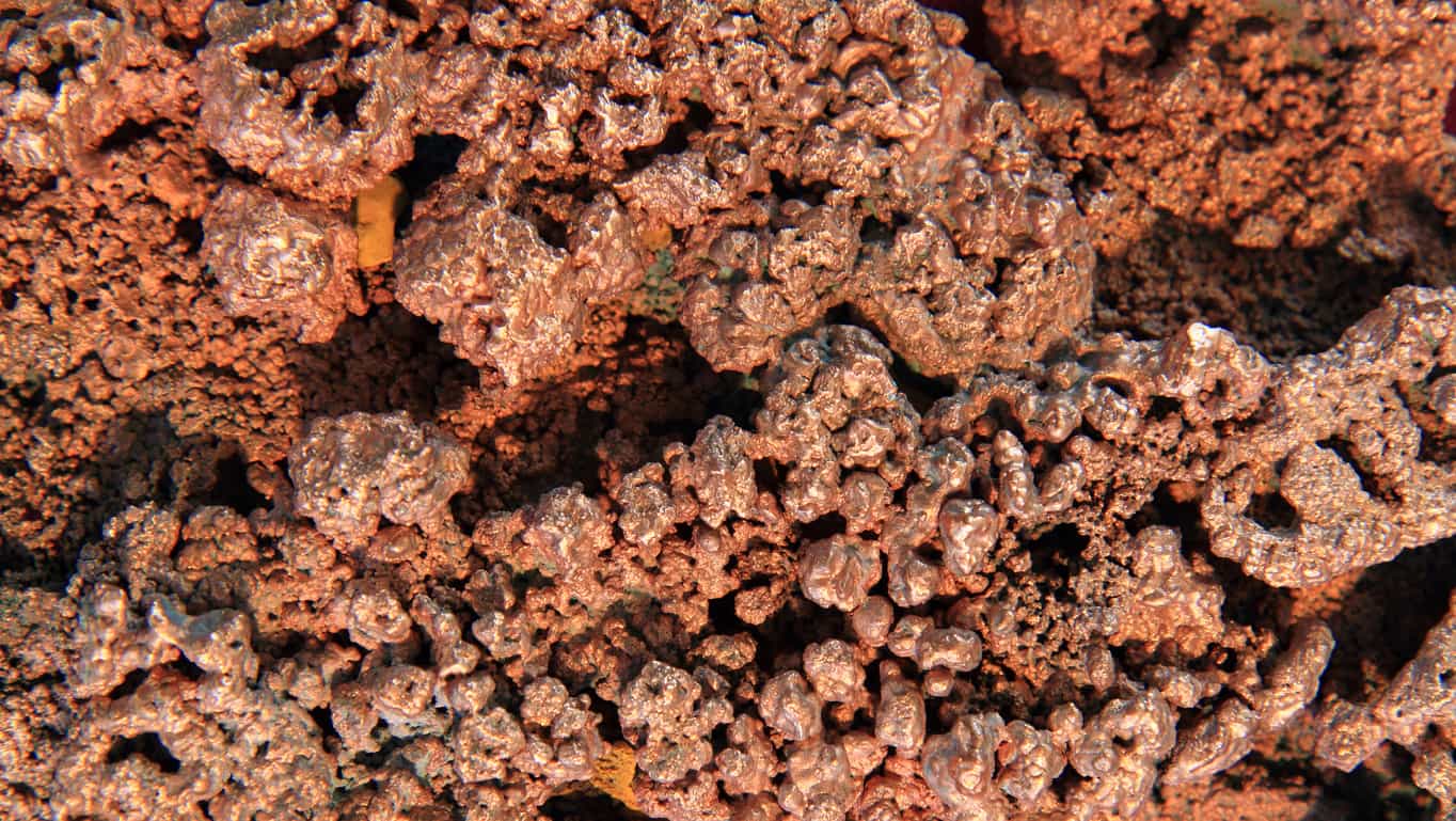 Copper sinks to 1-week low on strong dollar, weaker China economy