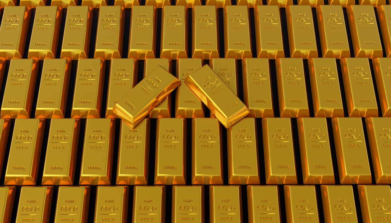 Gold set for biggest quarterly fall since 2013 on hawkish Fed stance