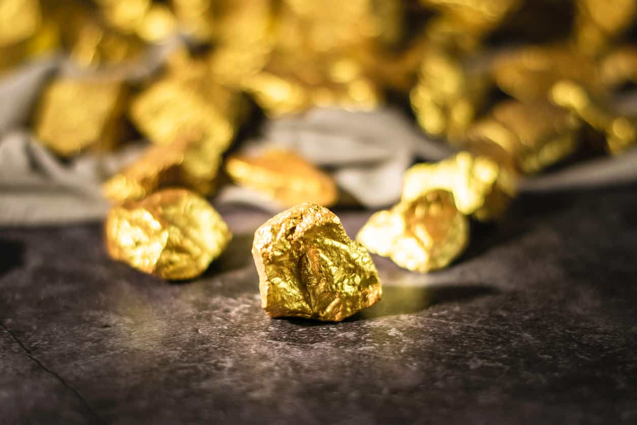 Gold extends decline as Middle East tensions bolster higher-for-longer rate view