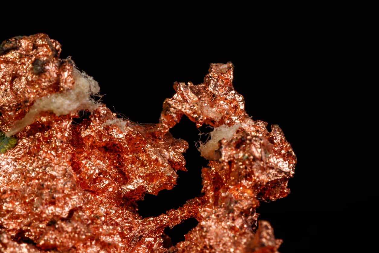 Copper rises on Hormuz supply disruption fears