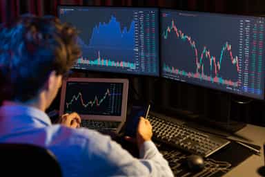 Global stocks tick up with oil steady on Hormuz plans