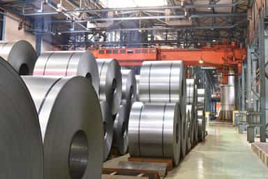 Aluminum touches seven-week high on waning stocks